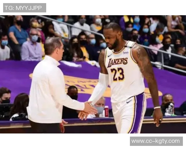 夸梅直言若我是里夫斯会申请交易因詹姆斯复出后打压他 夸梅直言若我是里夫斯会申请交易因詹姆斯复出后打压他