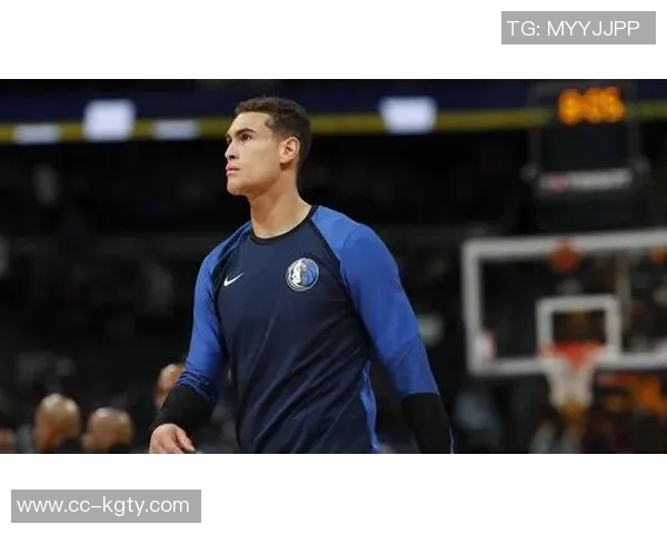 鲍威尔谈球队开局定调强调攻防两端坚持风格的重要性