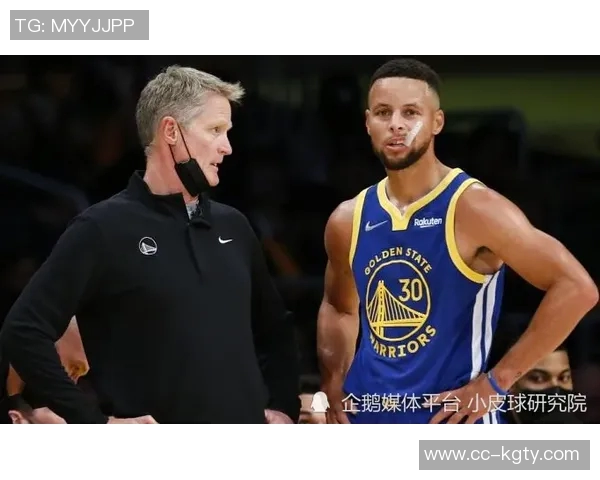 追梦谈球队阵容变化首发KD替补普尔裁掉巴恩斯的背后故事